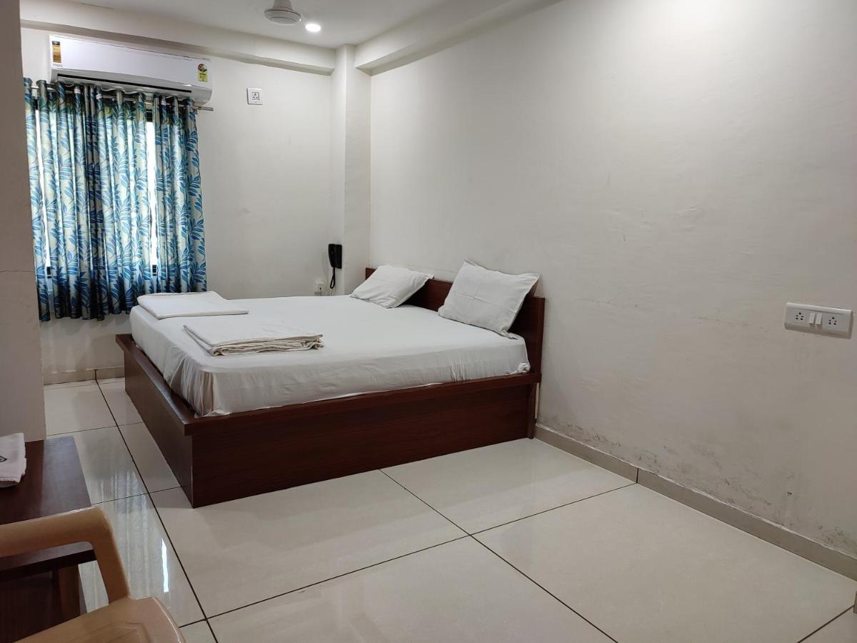 Hotel Vraj Rajpipla Exterior photo
